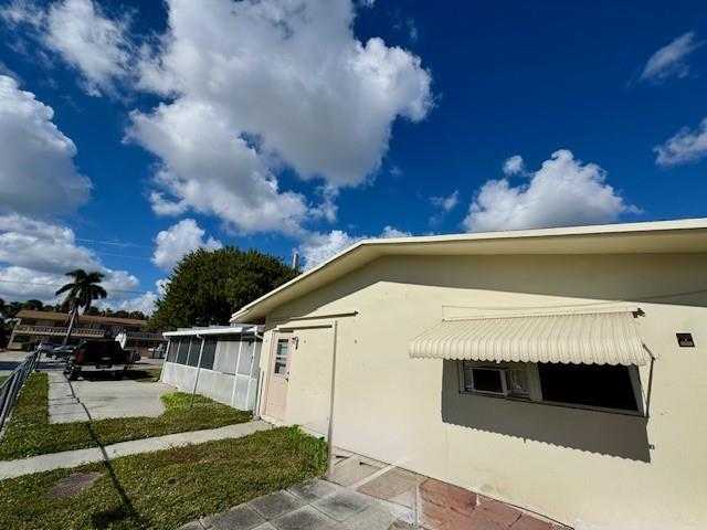 271 SW 11th Ave SW Hallandale Beach Florida United States, for Sale, residential,  , Hollywood Beach Realty