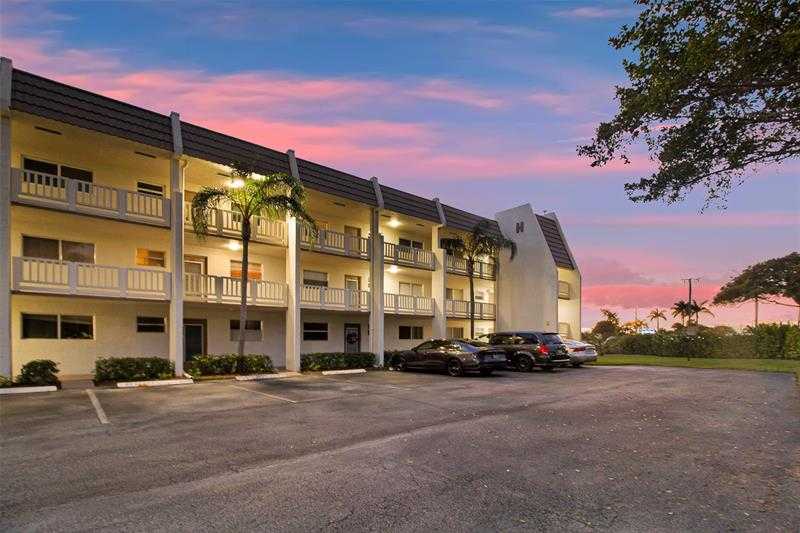 6890 Royal Palm Blvd.  APT 312 H Pompano Beach Florida United States, for Sale, residential, Lisa Feltrinelli, Incom Subscriber Office