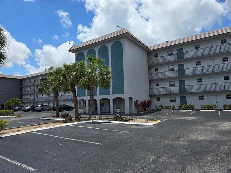 4311 Crystal Lake Dr  APT 213 Deerfield Beach Florida United States, for Sale, residential, Brad Fielding, US Property And Investment