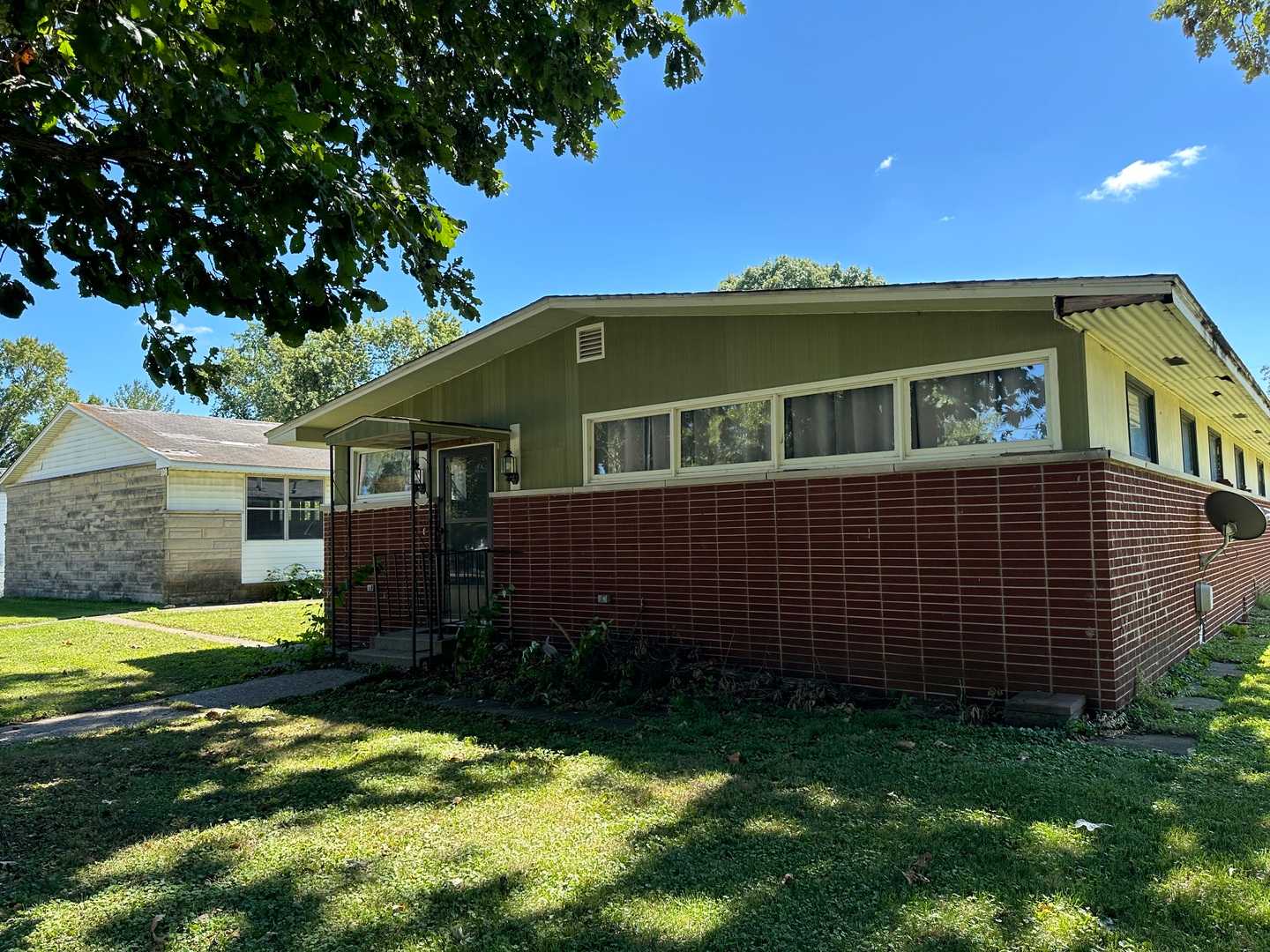 106 Green Street Newman Illinois United States, for Sale, residential, Jeffrey Barkstall, Heartland Real Estate Of Central Illinois, Inc.