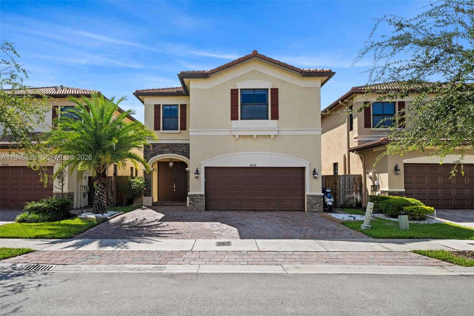 8658 NW 99th Path Doral Florida United States, for Sale, residential, Roberto Villasmil, Interinvestments Realty, Inc.