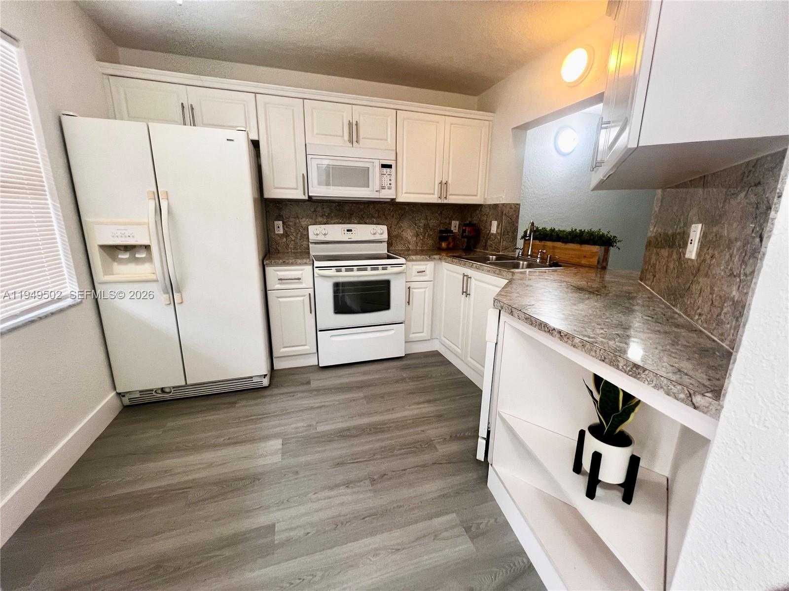 9156 NW 40th St  APT 105-1 Coral Springs Florida United States, for Sale, residential, Pierre J Denis, Realty 100