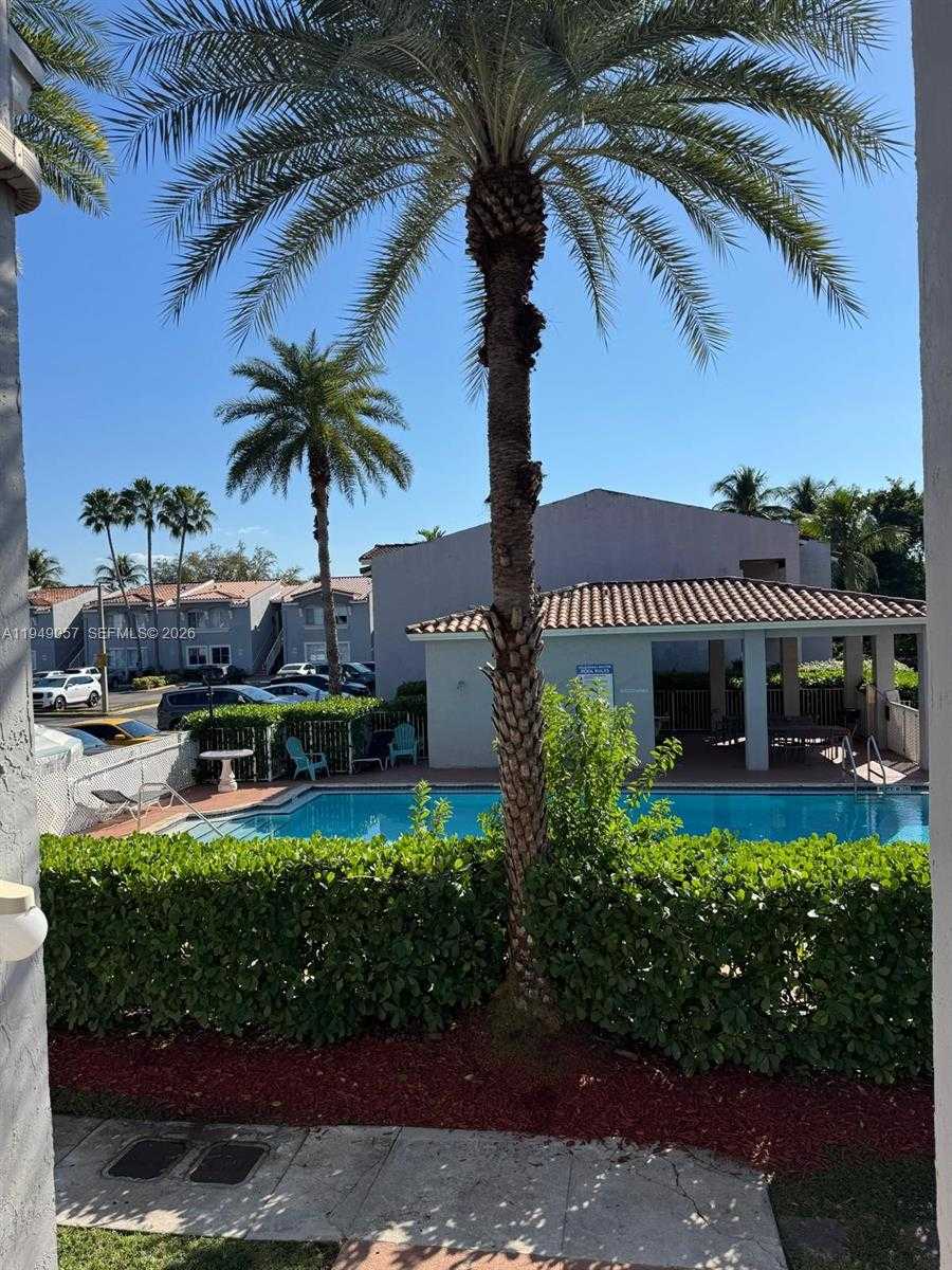 4744 NW 114th Ave  APT 202 Doral Florida United States, for Rent, residential, Roberto Villasmil, Interinvestments Realty, Inc.