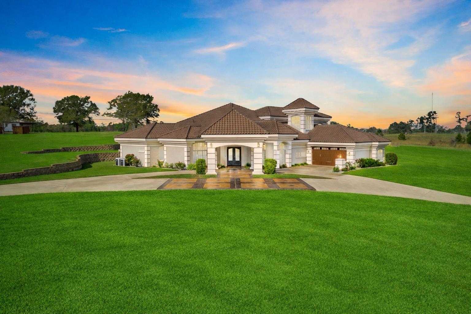 989 Mustang Dr. Longview Texas United States, for Sale, residential,  , Drake Chapman Real Estate, Brokerage