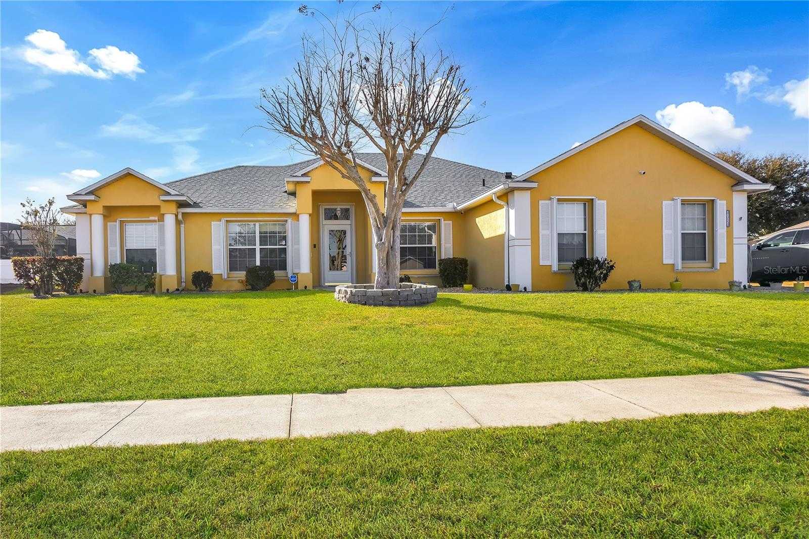 10521 CEDAR FOREST CIRCLE Clermont Florida United States, for Sale, residential, Zaira Mejia, Spaces & Styles Group