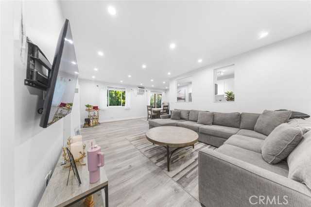 3010 Montrose Avenue APT 26 La Crescenta California United States, for Rent, residential, Seta Rostomian, Berkshire Hathaway HomeService Crest Real Estate