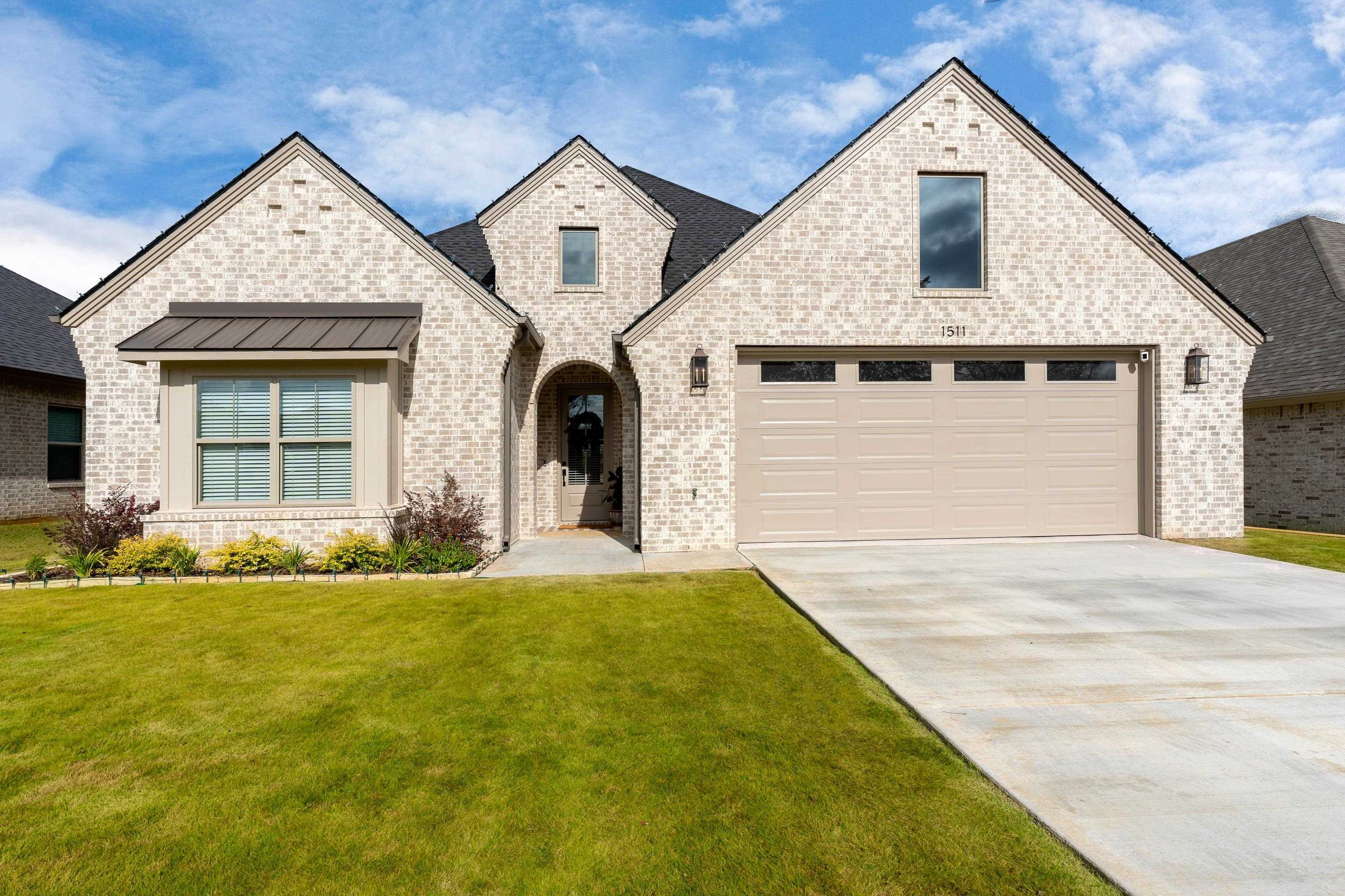 1511 Wellington Lane Longview Texas United States, for Sale, residential,  , Drake Chapman Real Estate, Brokerage