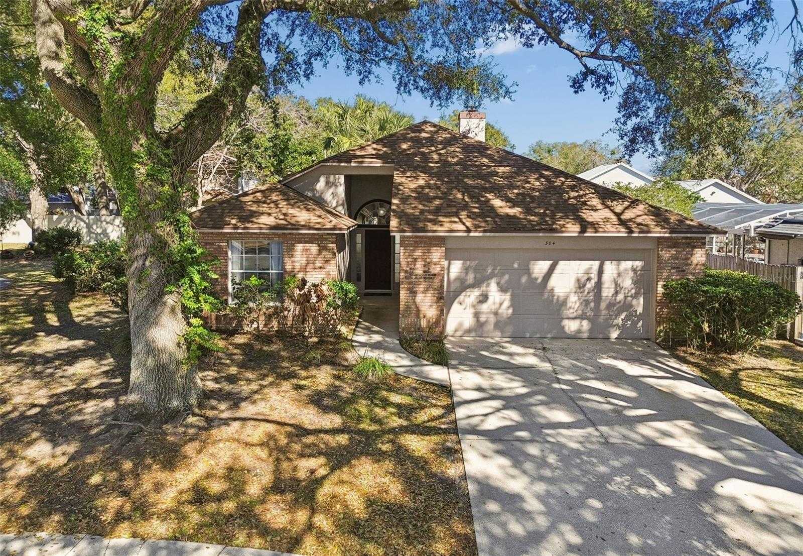 304 STERLING LAKE DRIVE Ocoee Florida United States, for Sale, residential, Zaira Mejia, Spaces & Styles Group