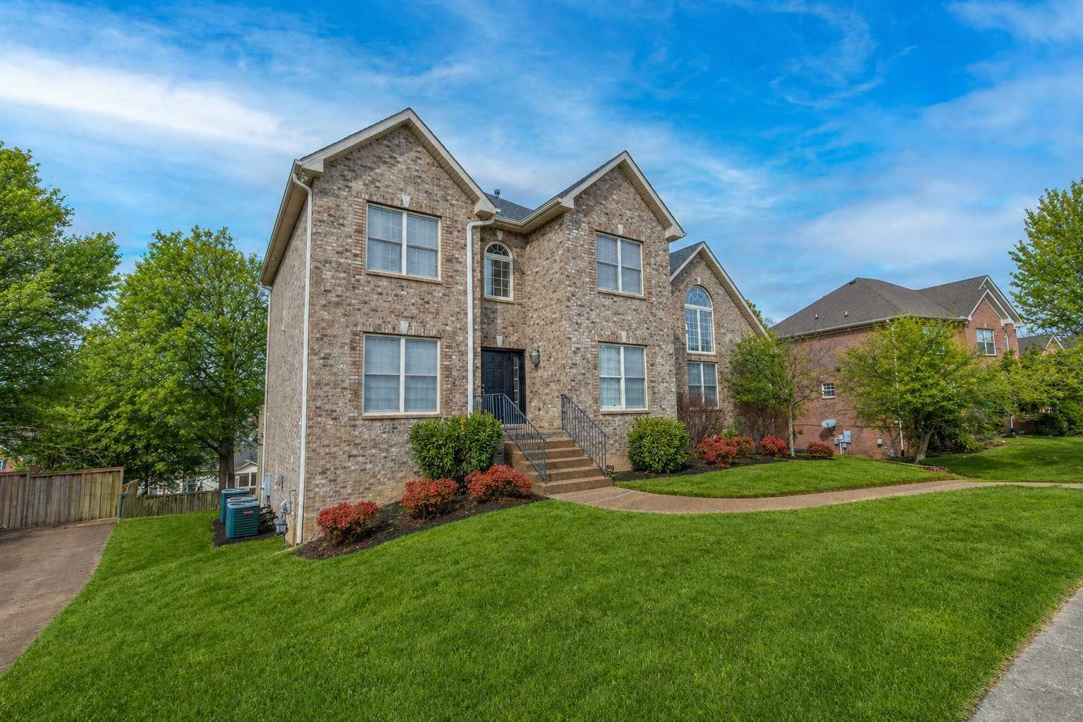 114 Cedar Ridge Ln Hendersonville Tennessee United States, for Sale, residential, Adam  Hanes, LPT Realty