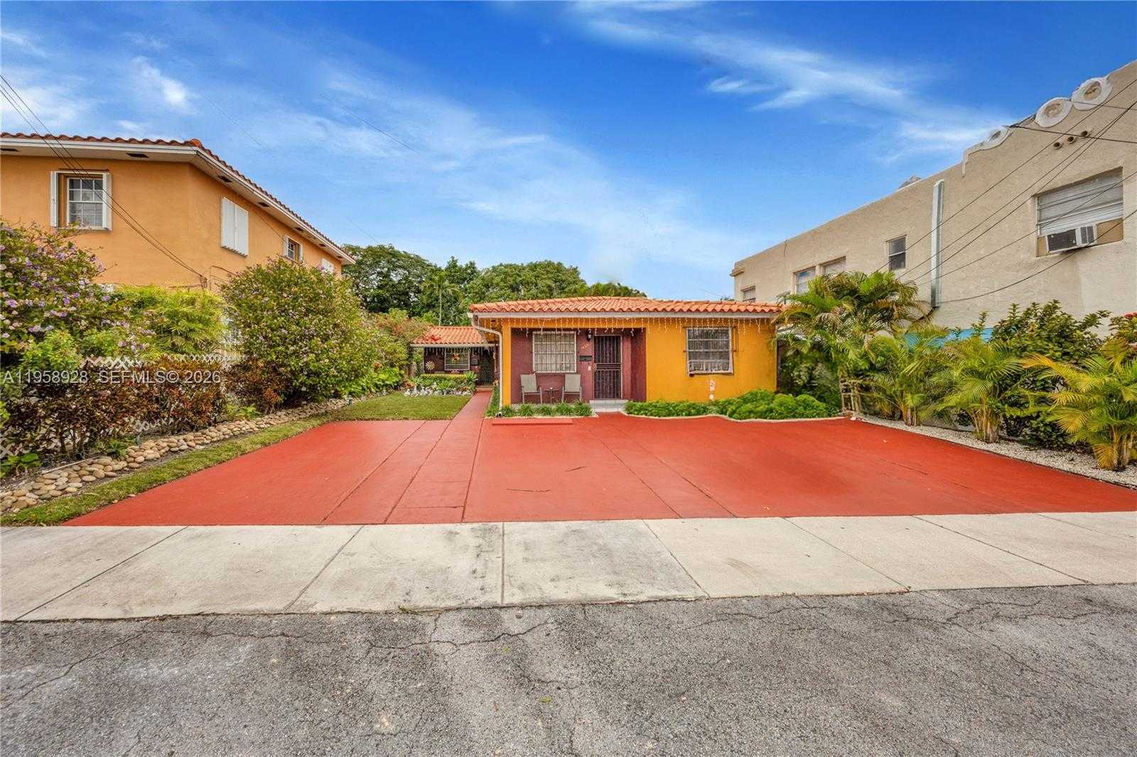 1025 SW 11th St Miami Florida United States, for Sale, residential, Anna Oliver, Incom Example Demo Office