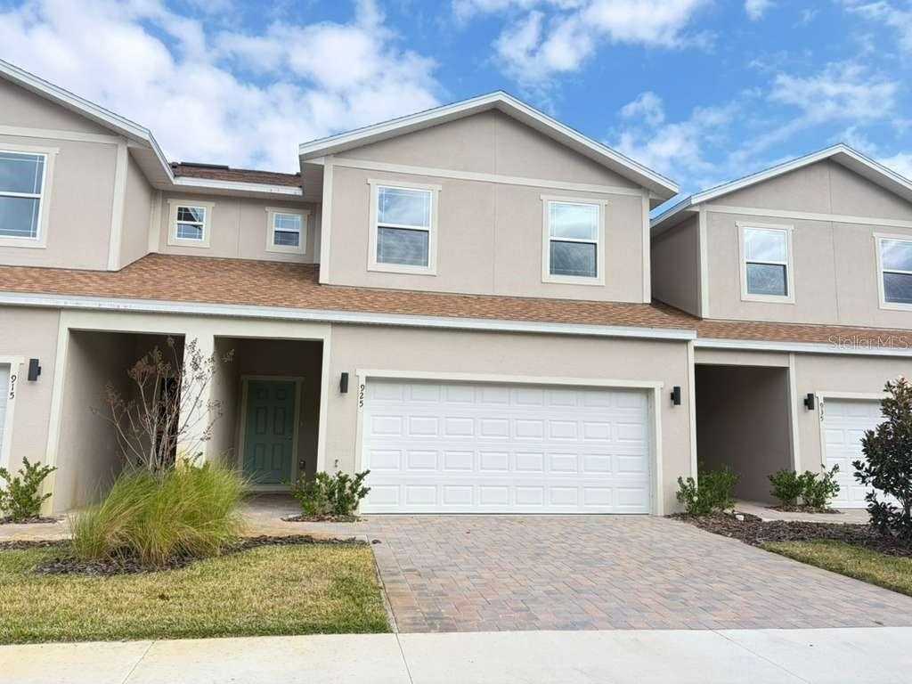 925 LAKEFRONT VILLAGE DRIVE Clermont Florida United States, for Sale, residential, Zaira Mejia, Spaces & Styles Group