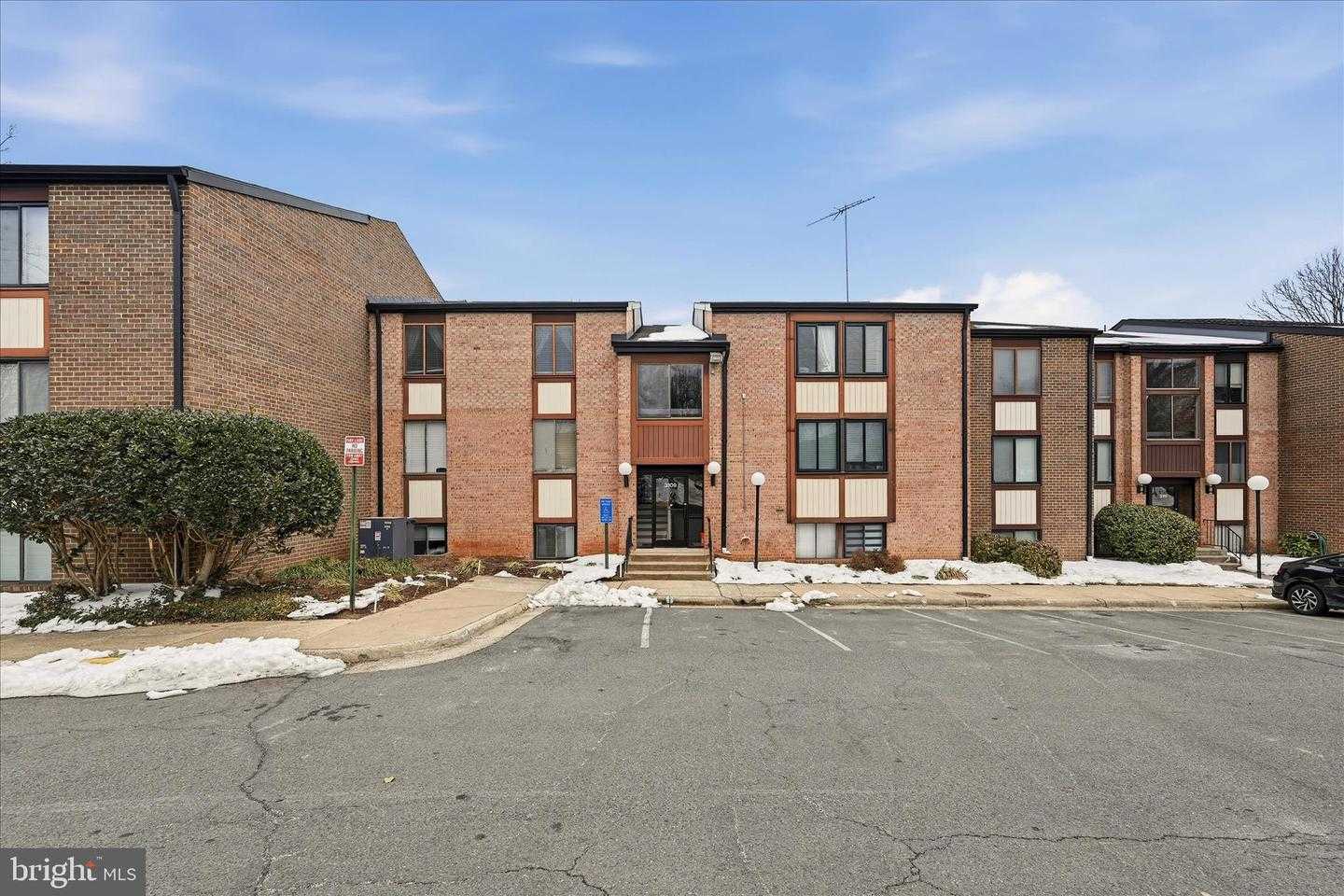 3109 BUCCANEER COURT APT 001 Fairfax Virginia United States, for Sale, residential, Kamalia  Emerson, Samson Properties