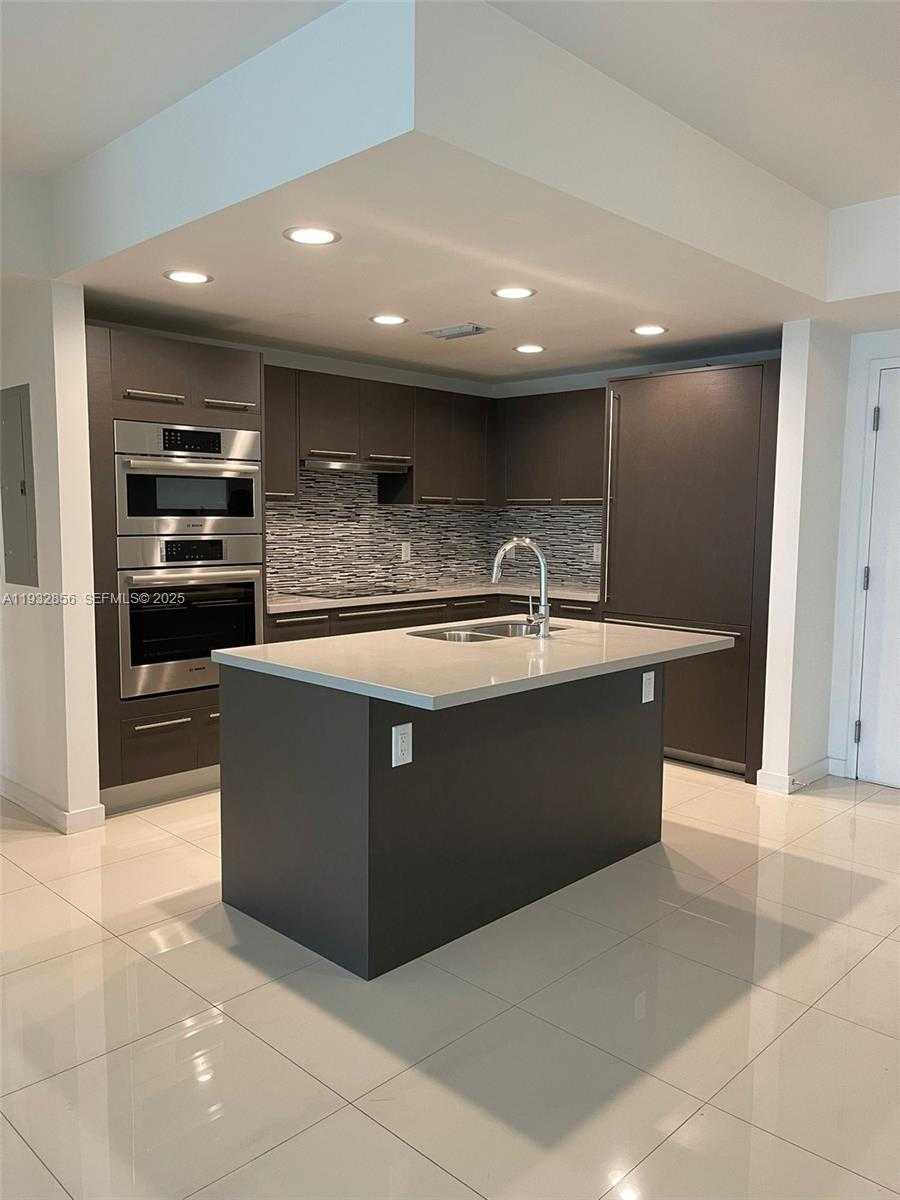 7825 NW 107th Ave  APT 620 Doral Florida United States, for Rent, residential, Roberto Villasmil, Interinvestments Realty, Inc.