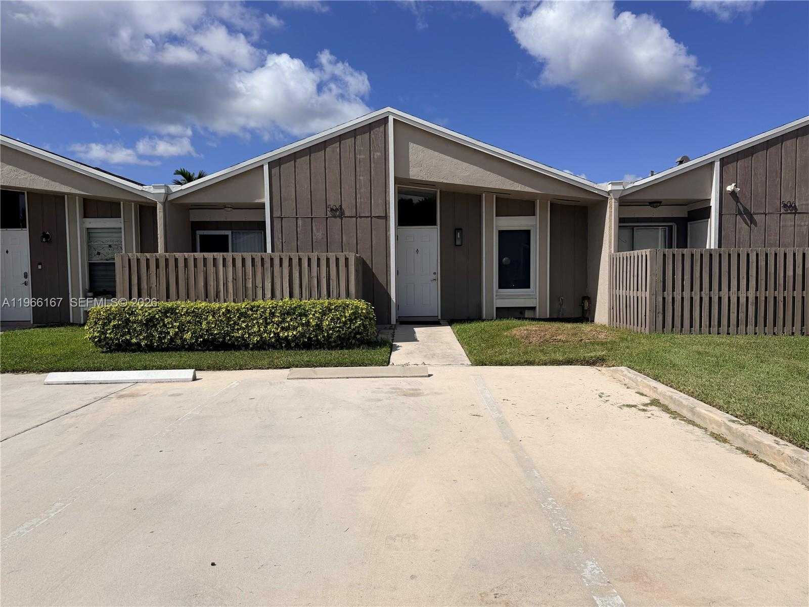 504 Woodgate Cir  APT C Sunrise Florida United States, for Rent, residential, Radmila Mandel, Florida Sky Realty Group