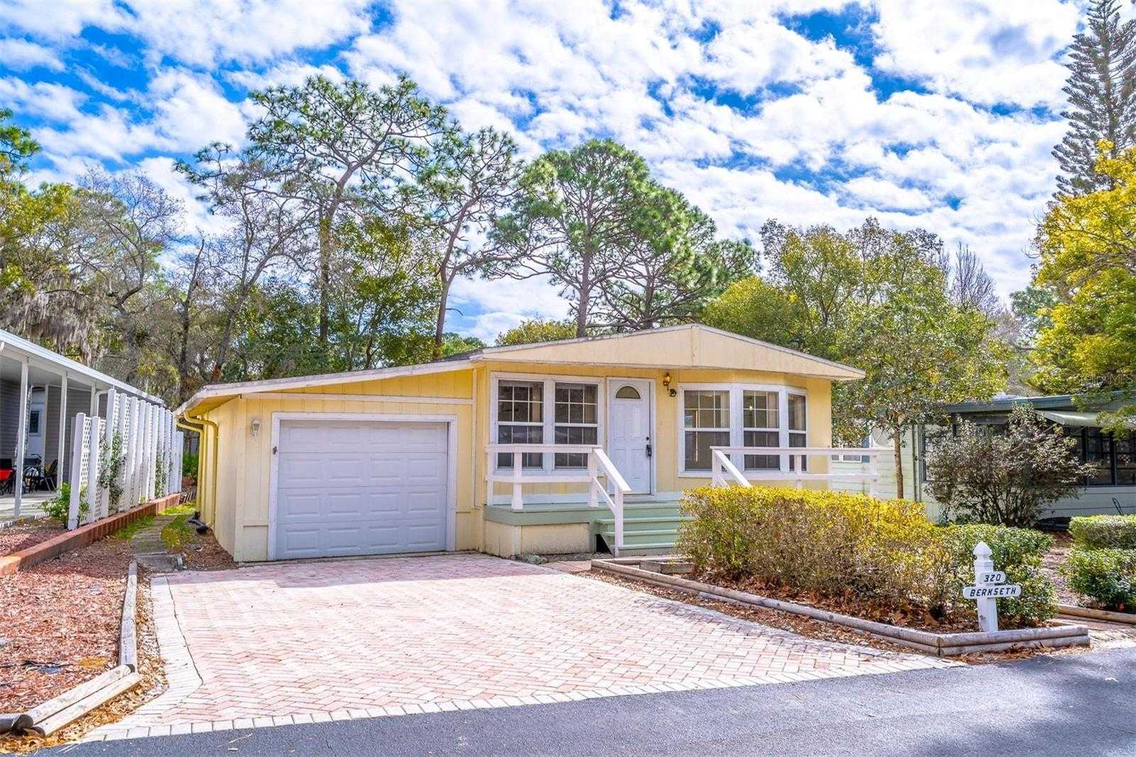 320 N FOREST BOULEVARD Lake Mary Florida United States, for Sale, residential,  , Realty World Preferred