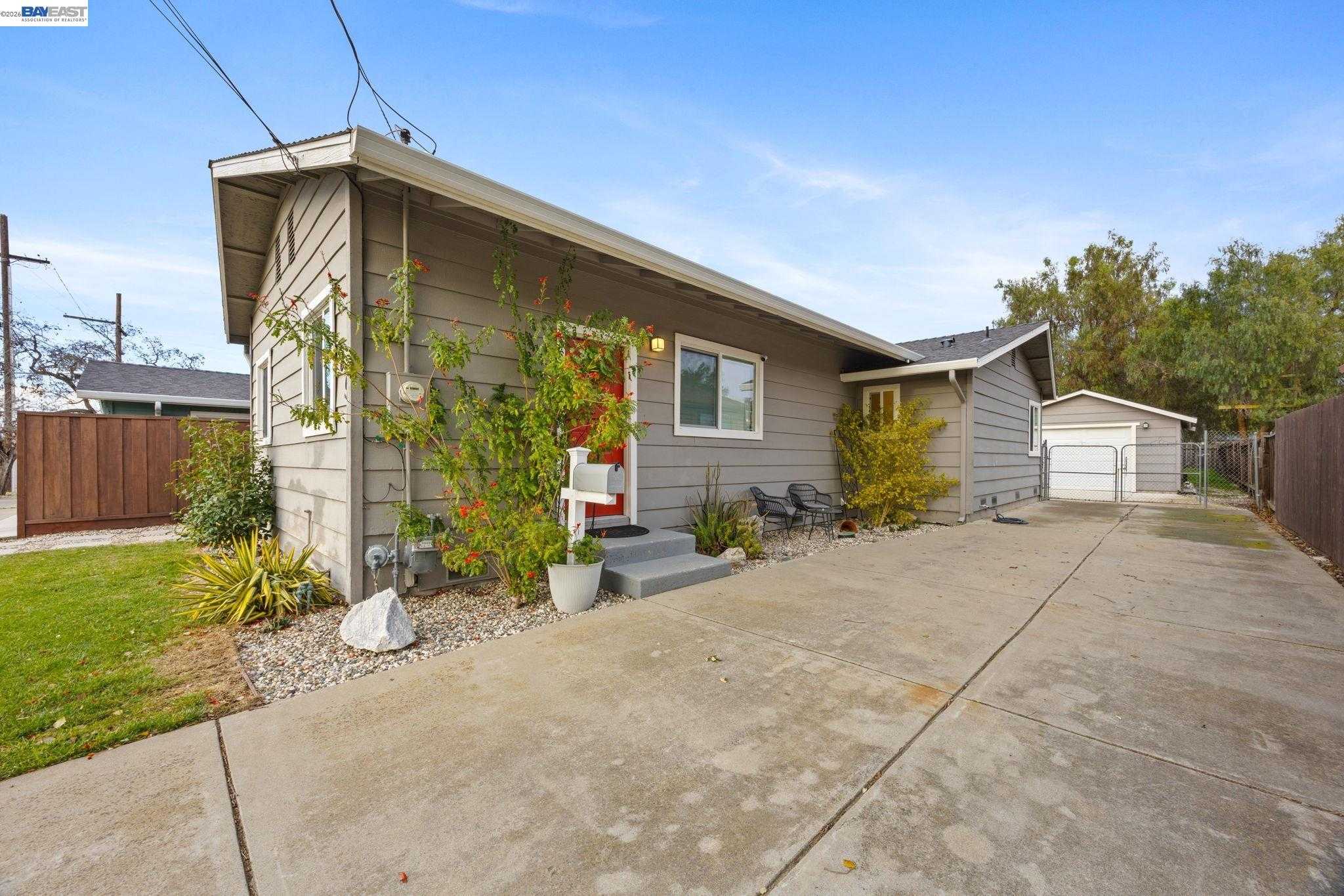 560 N M St Livermore California United States, for Sale, residential, Miranda Mattos, Compass Realty 