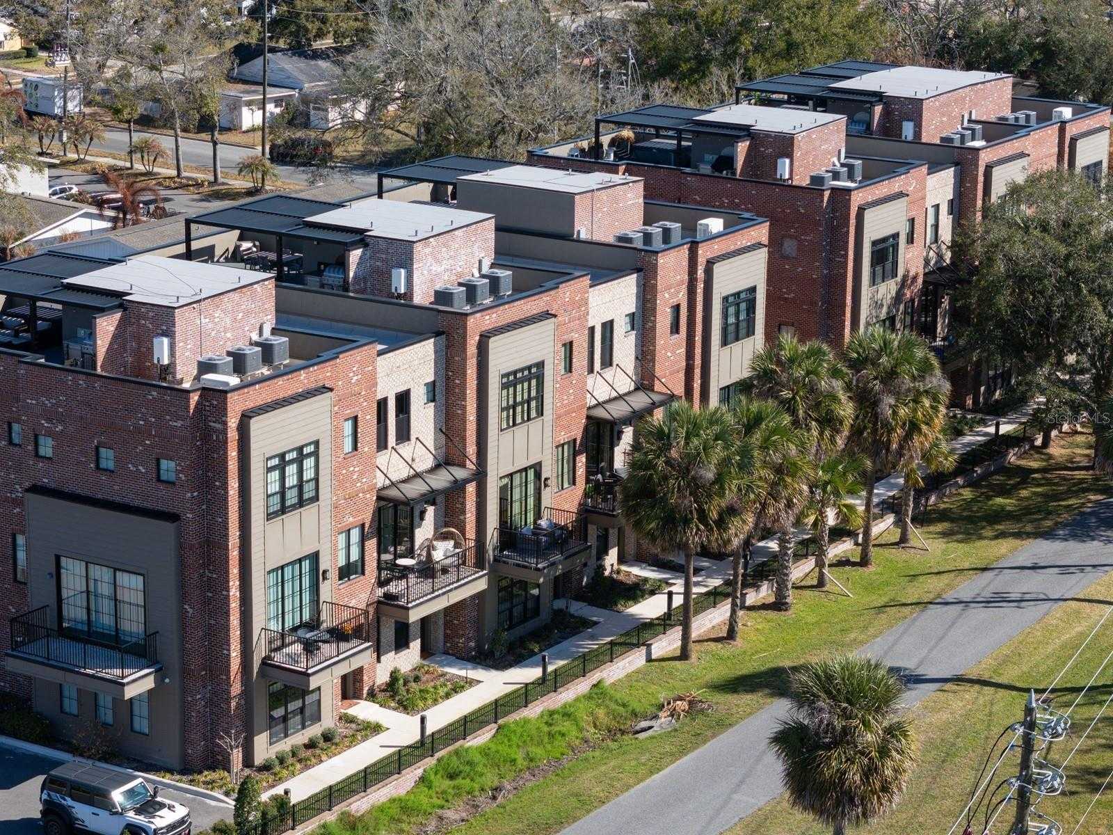 64 N PARK AVENUE Winter Garden Florida United States, for Sale, residential, Zaira Mejia, Spaces & Styles Group