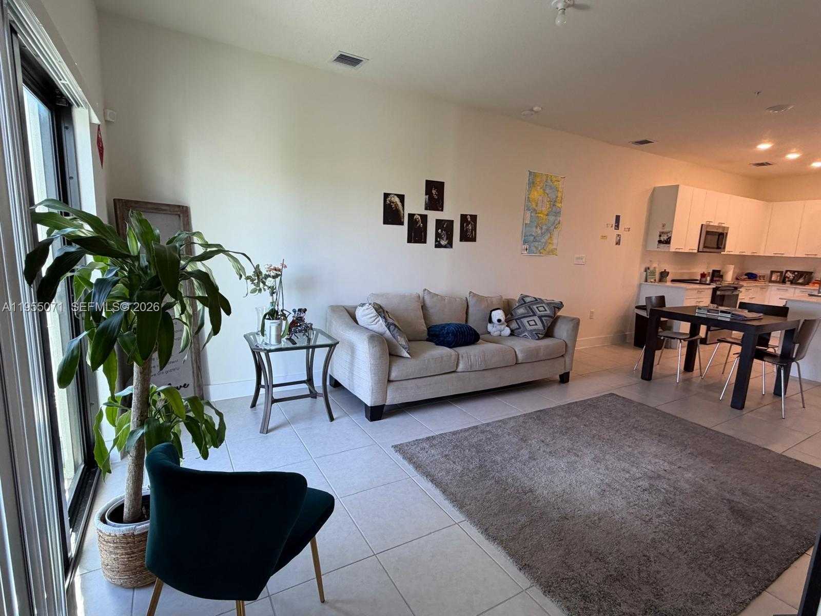 8001 NW 41st St  APT F-310 Doral Florida United States, for Sale, residential, Roberto Villasmil, Interinvestments Realty, Inc.