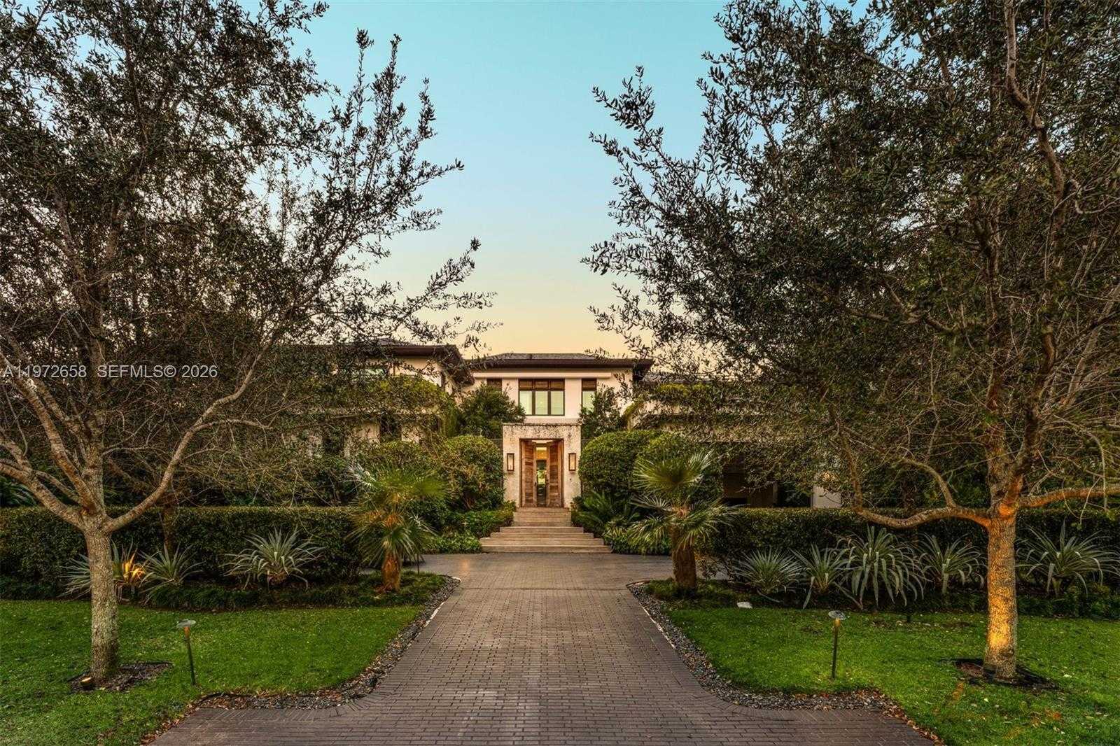 6850 Sunrise Ct Coral Gables Florida United States, for Sale, residential,  , Tejeda Real Estate Inc. 