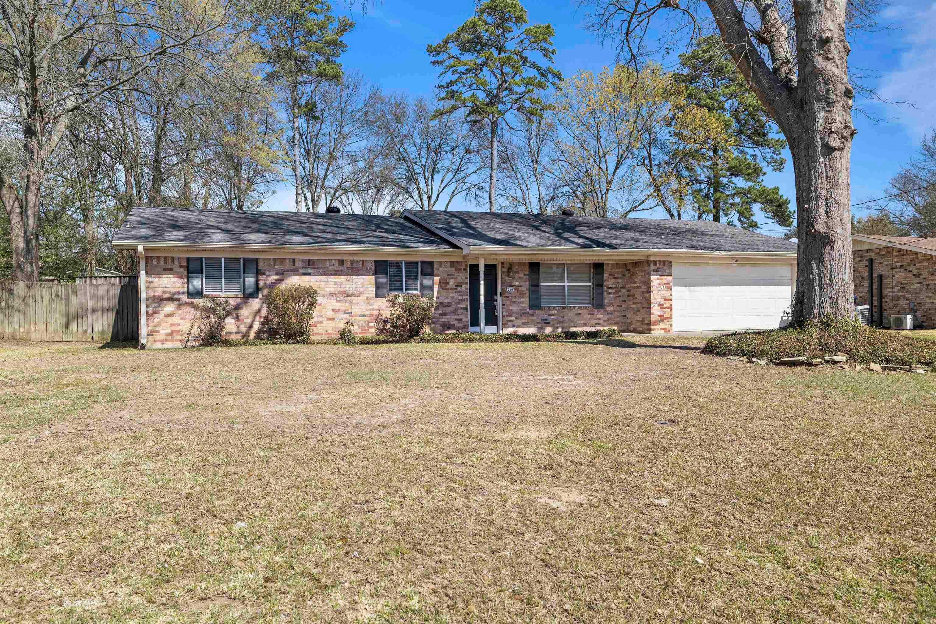 209 Sherwood Dr Longview Texas United States, for Sale, residential,  , Drake Chapman Real Estate, Brokerage