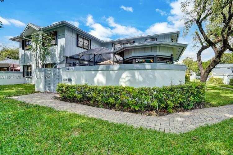 10026 NW 52nd Ter Doral Florida United States, for Sale, residential, Roberto Villasmil, Interinvestments Realty, Inc.