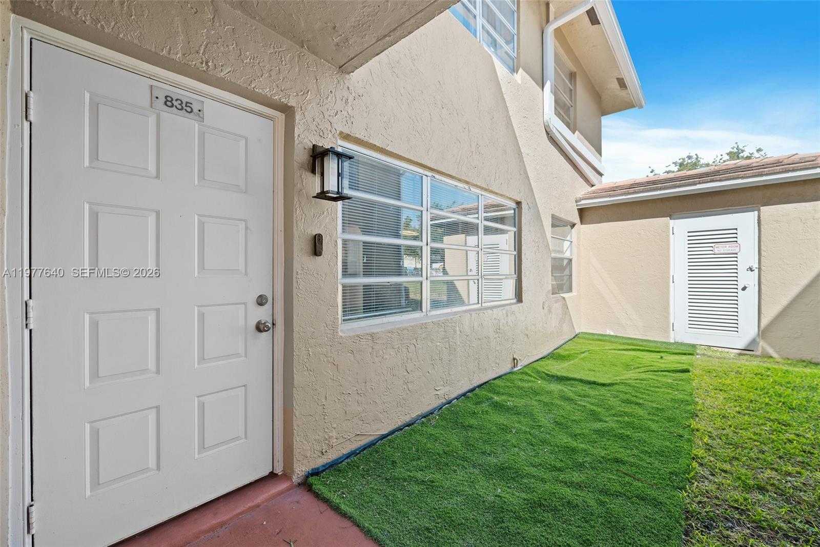 835 Twin Lakes Dr APT 30-C Coral Springs Florida United States, for Sale, residential, Pierre J Denis, Realty 100