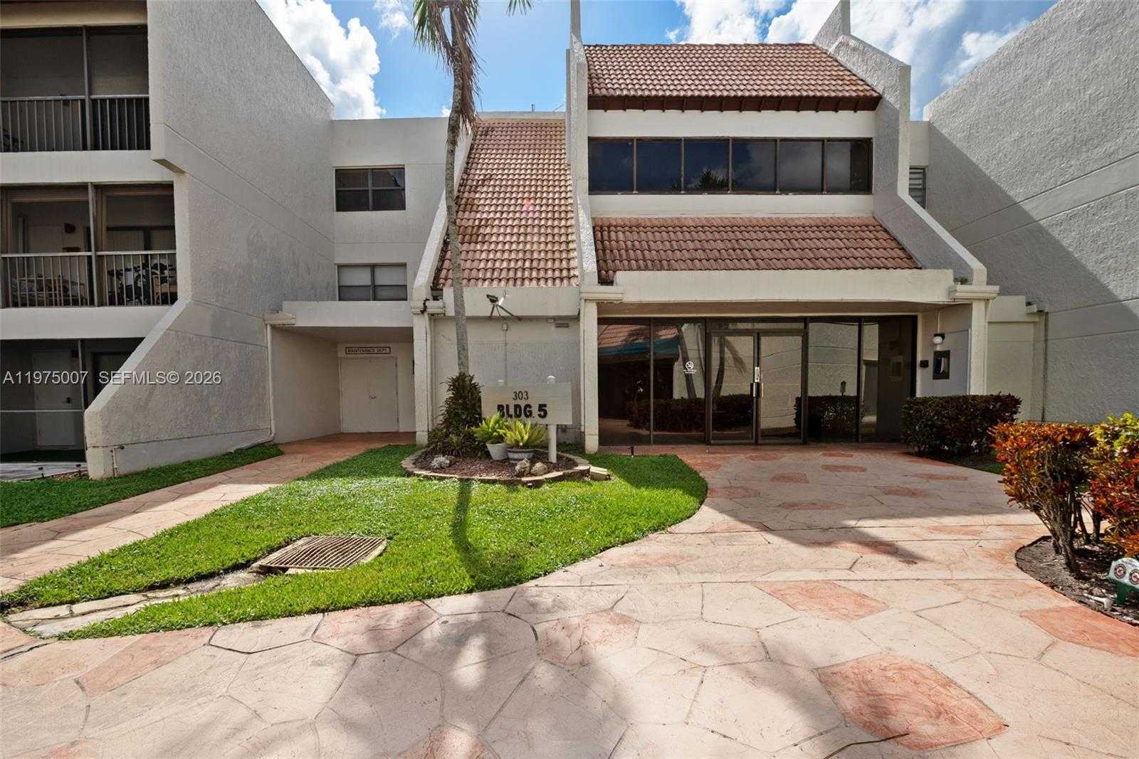 303 Racquet Club Rd  APT 204 Weston Florida United States, for Rent, residential, Radmila Mandel, Florida Sky Realty Group