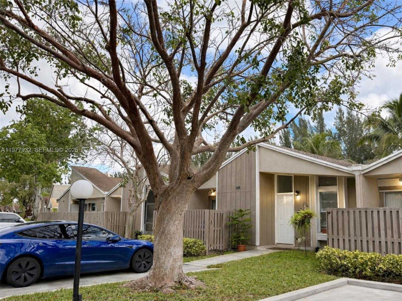 614 Woodgate Cir  APT C Sunrise Florida United States, for Rent, residential, Radmila Mandel, Florida Sky Realty Group