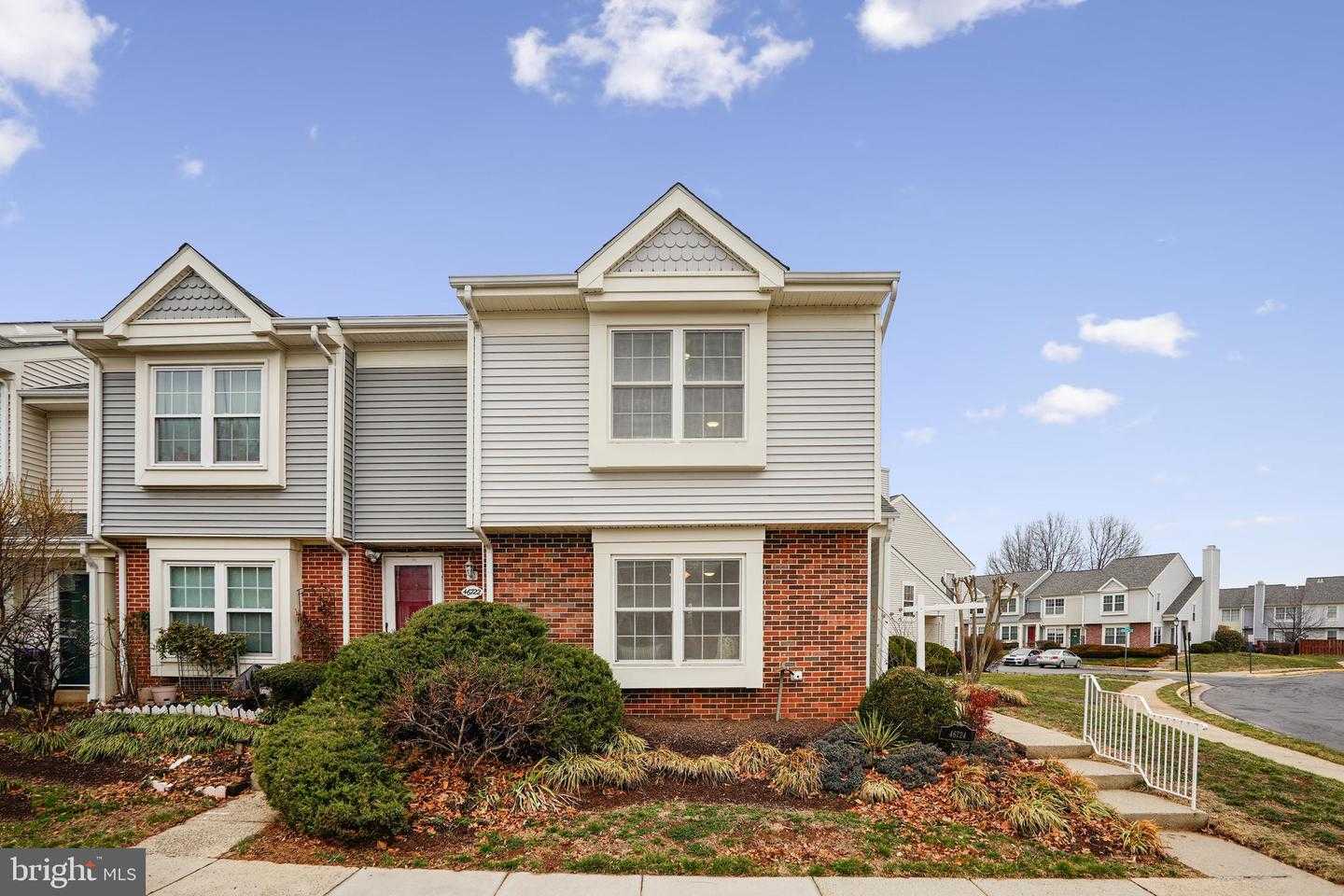 46724 FIELDING TERRACE APT 49 Sterling Virginia United States, for Sale, residential, Kamalia  Emerson, Samson Properties