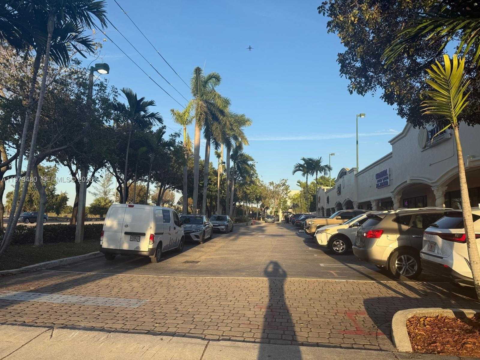 2475 NW 95th Ave  APT 1 and 2 Doral Florida United States, for Lease, commercial, Roberto Villasmil, Interinvestments Realty, Inc.