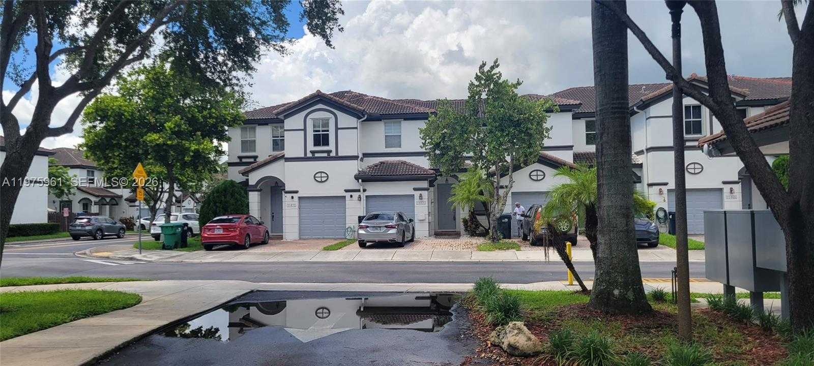 11476 NW 77th Ln Doral Florida United States, for Rent, residential, Roberto Villasmil, Interinvestments Realty, Inc.