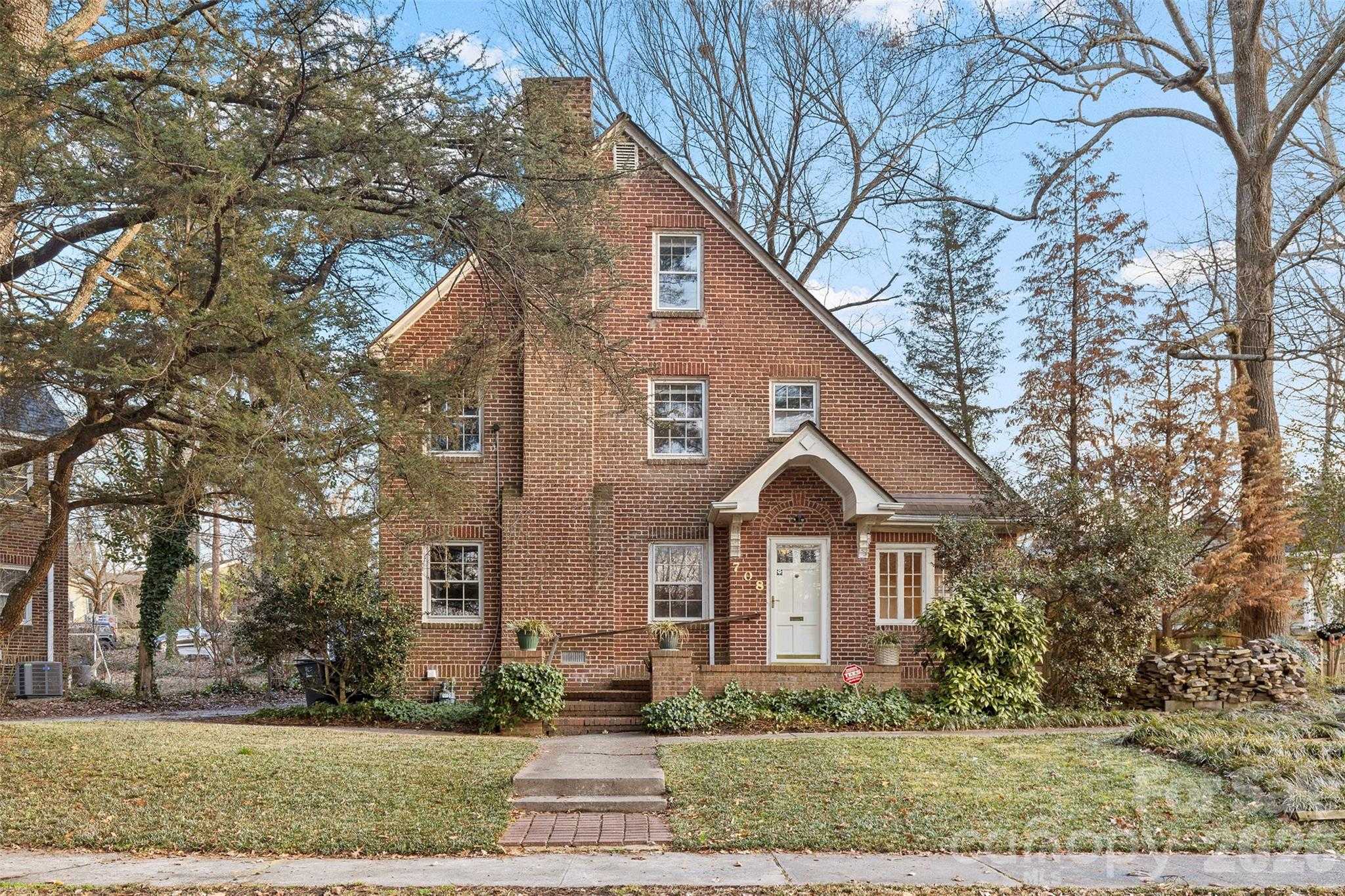 708 Lake Drive Greensboro North Carolina United States, Sale Pending, residential,  , The Headley Group Realty