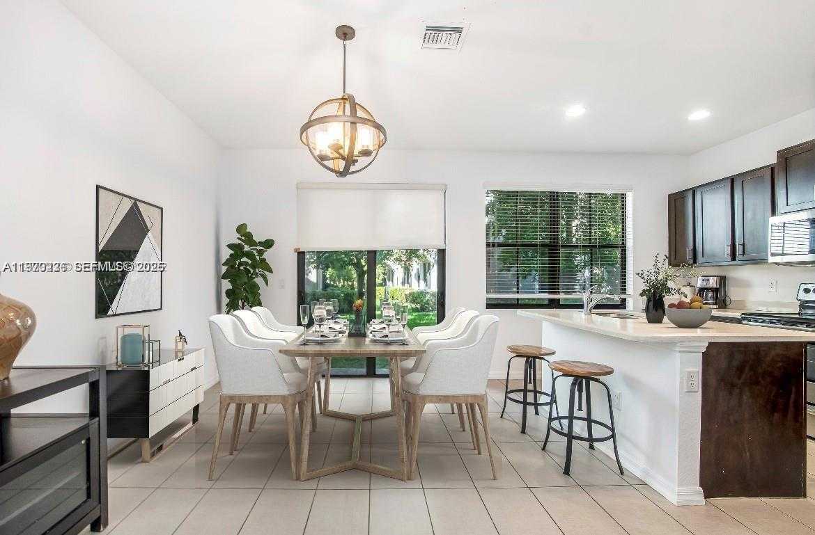 3327 NW 10th Ave Pompano Beach Florida United States, for Sale, residential, Gloria Reynolds, Incom Example Demo Office