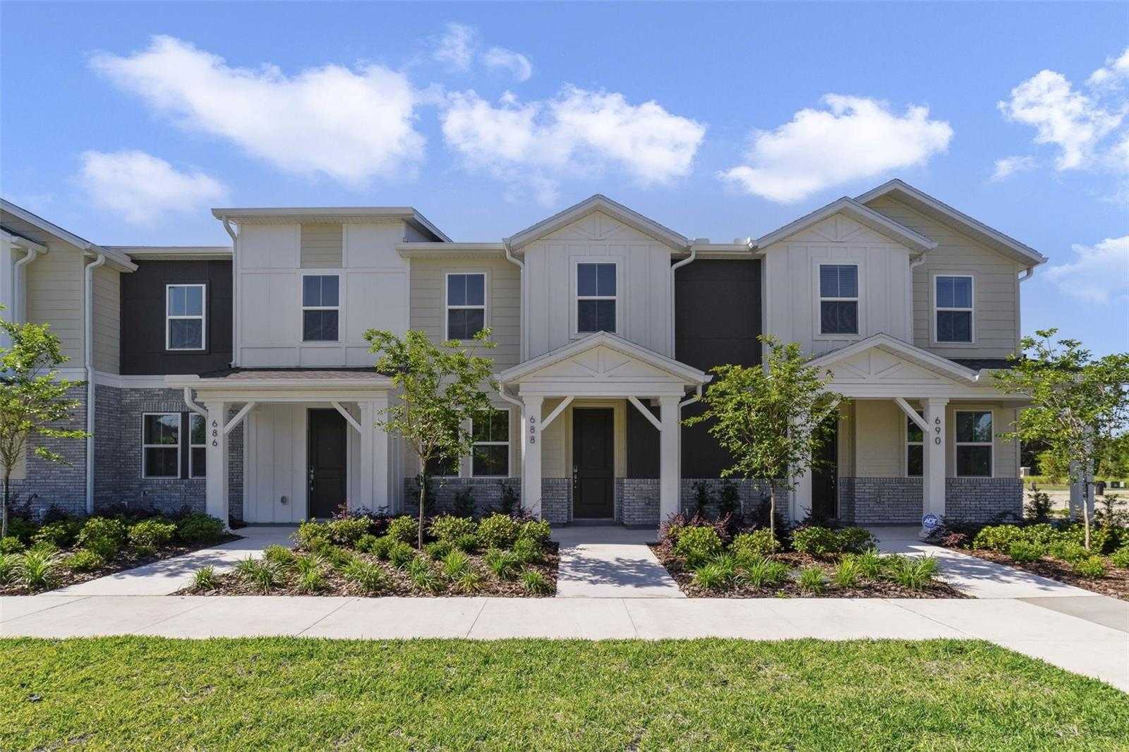 688 LOLA LANE Oviedo Florida United States, Sale Pending, residential, Fritz Wardlow, HomeSmart
