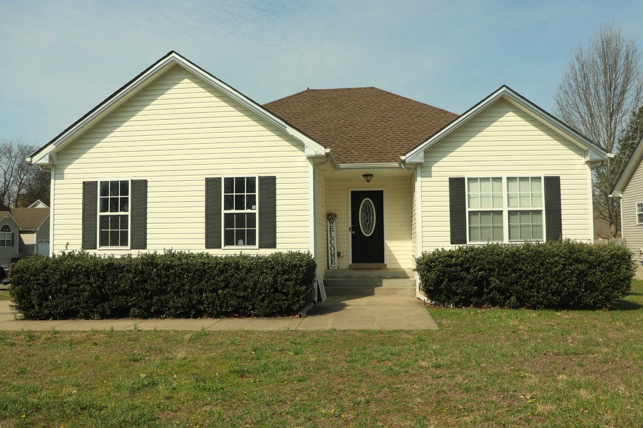 303 Chalet Cir Clarksville Tennessee United States, for Sale, residential, C. Richard Smith, The Realty Association, Inc.