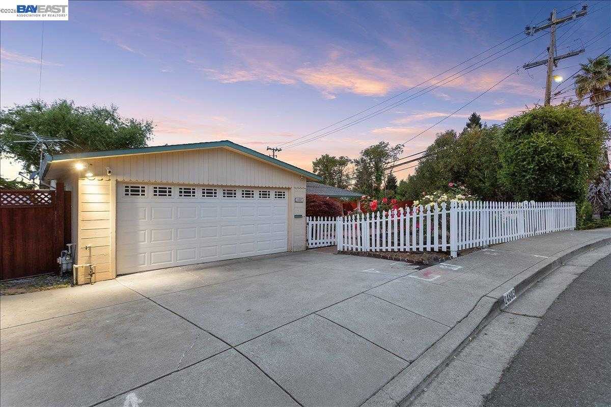 24805 Canyon View Ct Hayward California United States, for Sale, residential, Zoe Wahidi, Your Home Sold Guaranteed Realty