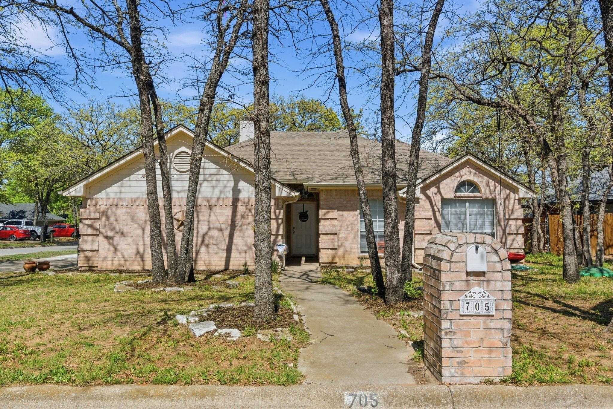 705 Oak Park Drive Azle Texas United States, for Sale, residential,  , Superior Real Estate Group 