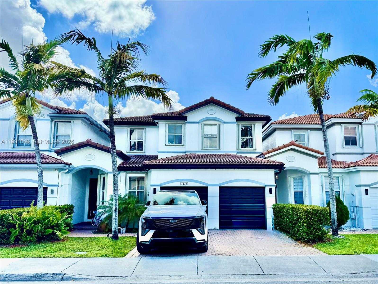 7472 NW 112th Path Doral Florida United States, for Sale, residential, Roberto Villasmil, Interinvestments Realty, Inc.