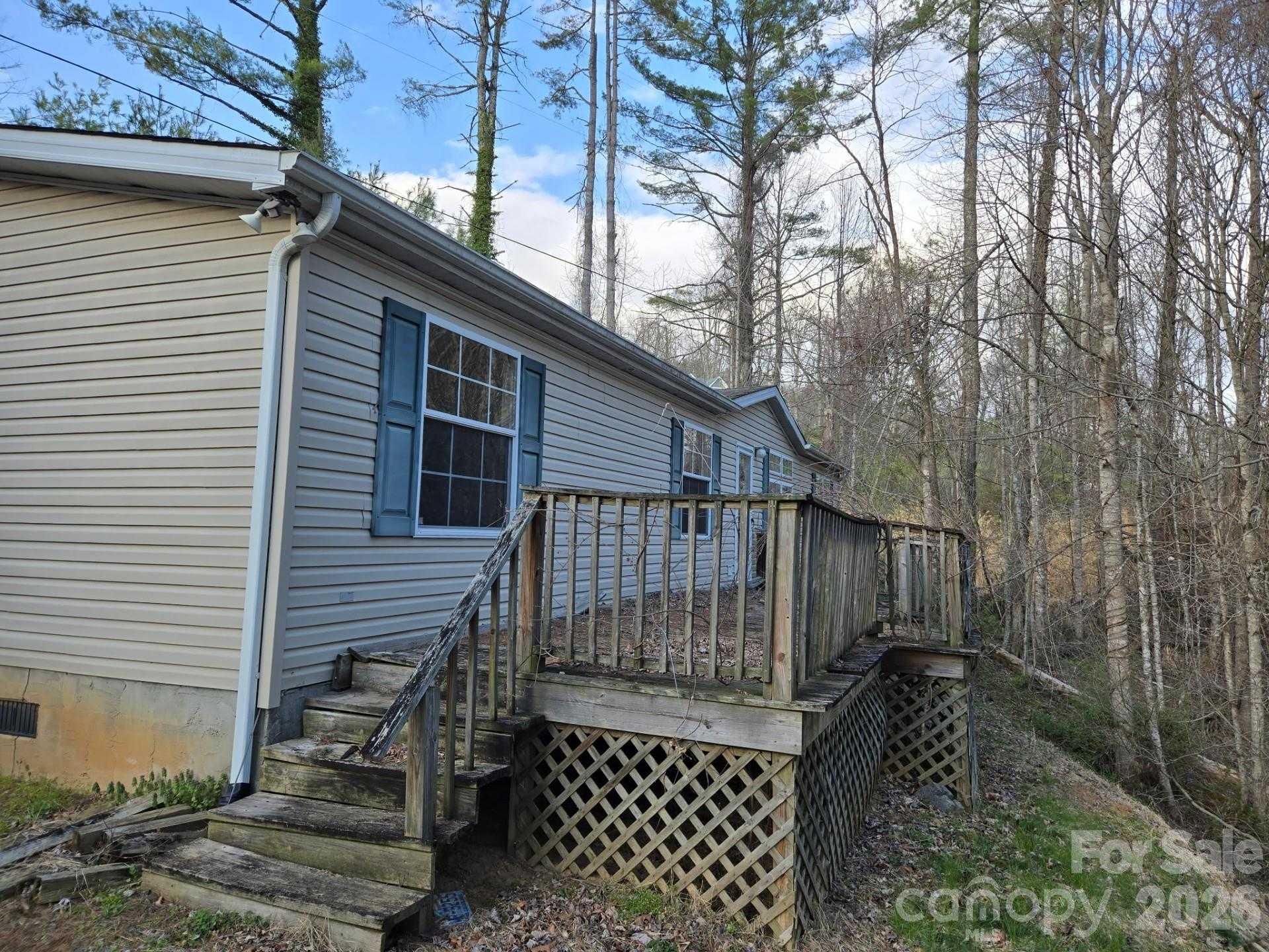 6 Woodland Street Spruce Pine North Carolina United States, for Sale, residential, Jaci Reynolds, RE/MAX Executive