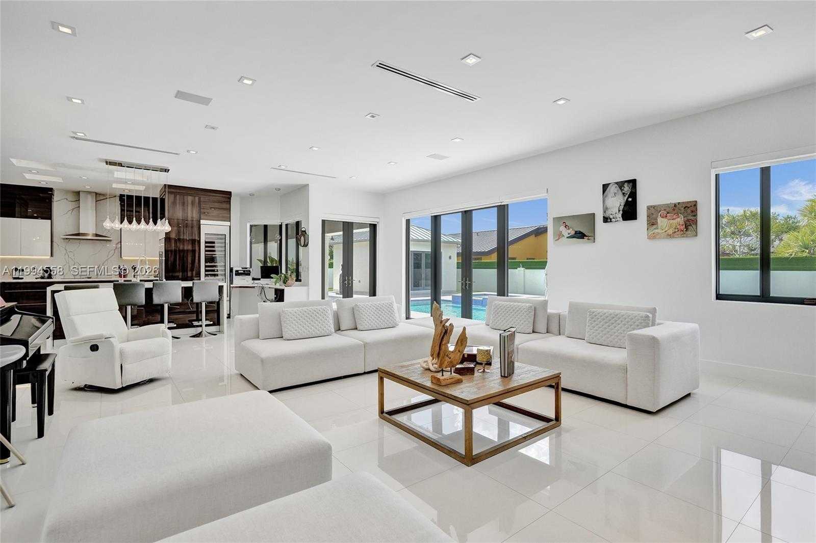 2600 SW 128th Ct Miami Florida United States, for Sale, residential, Demo Agent, InCom Real Estate - New Example Office