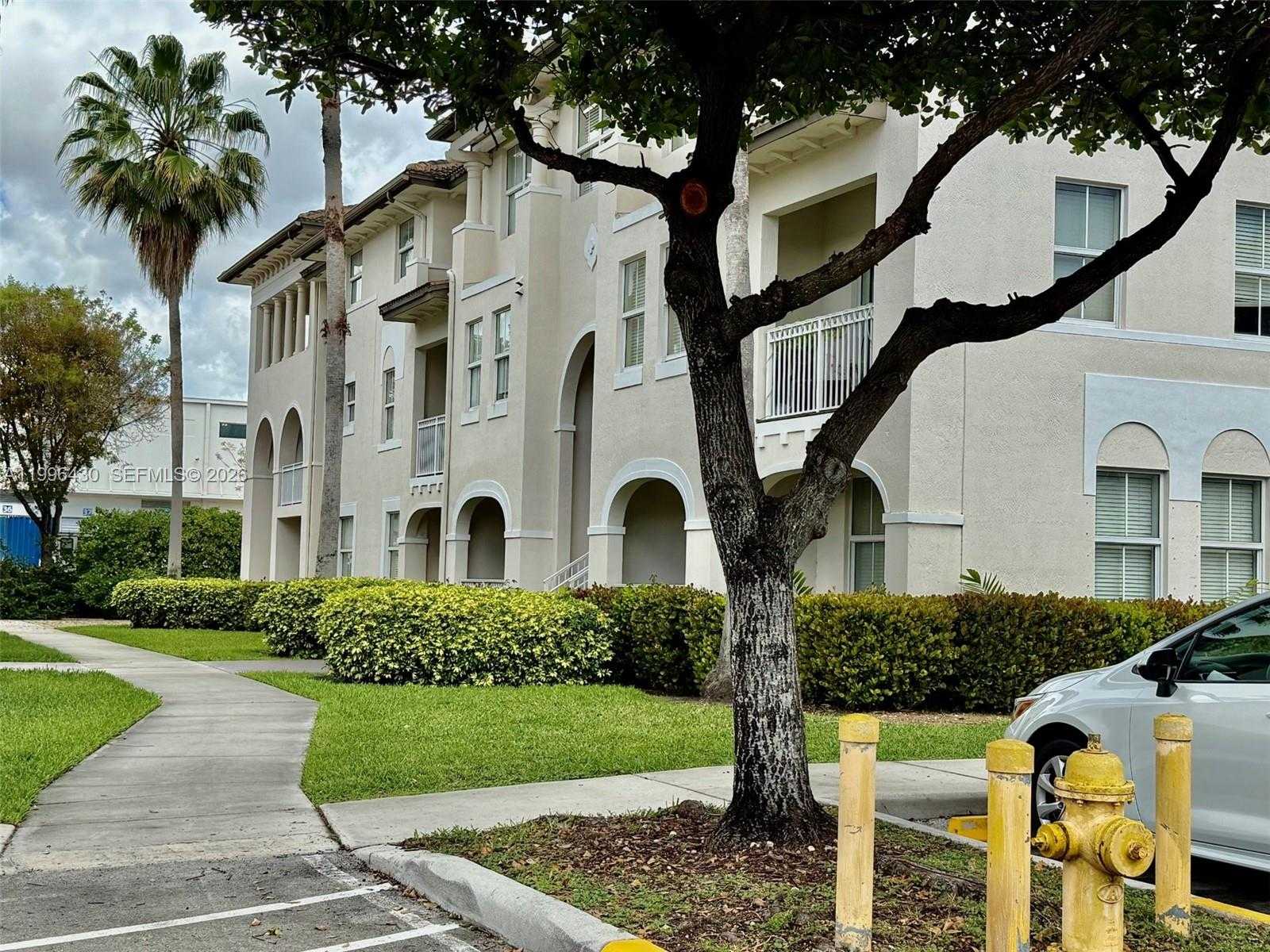 11503 NW 89th St  APT 206 Doral Florida United States, for Sale, residential, Roberto Villasmil, Interinvestments Realty, Inc.