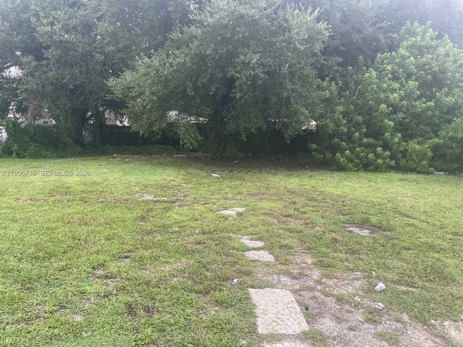 3068 NW 46th St Miami Florida United States, for Sale, commercial, Sandra Benkahla, The 305 Agency