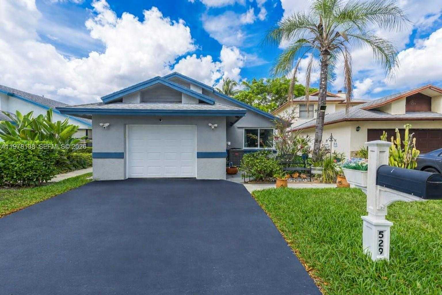 529 Lakeside Cir Sunrise Florida United States, for Sale, residential, Radmila Mandel, Florida Sky Realty Group