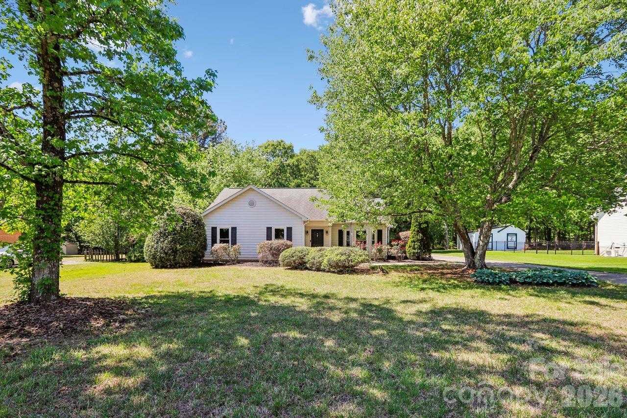 15032 Catawba Circle Matthews North Carolina United States, for Sale, residential, William Owens , South Charlotte Properties