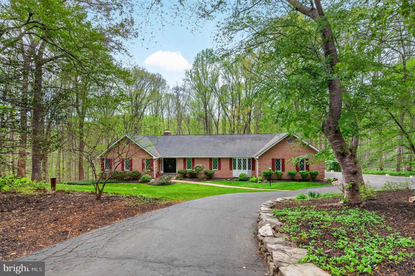 11720 AMKIN DRIVE Clifton Virginia United States, for Sale, residential, Camille Payne, Samson Properties
