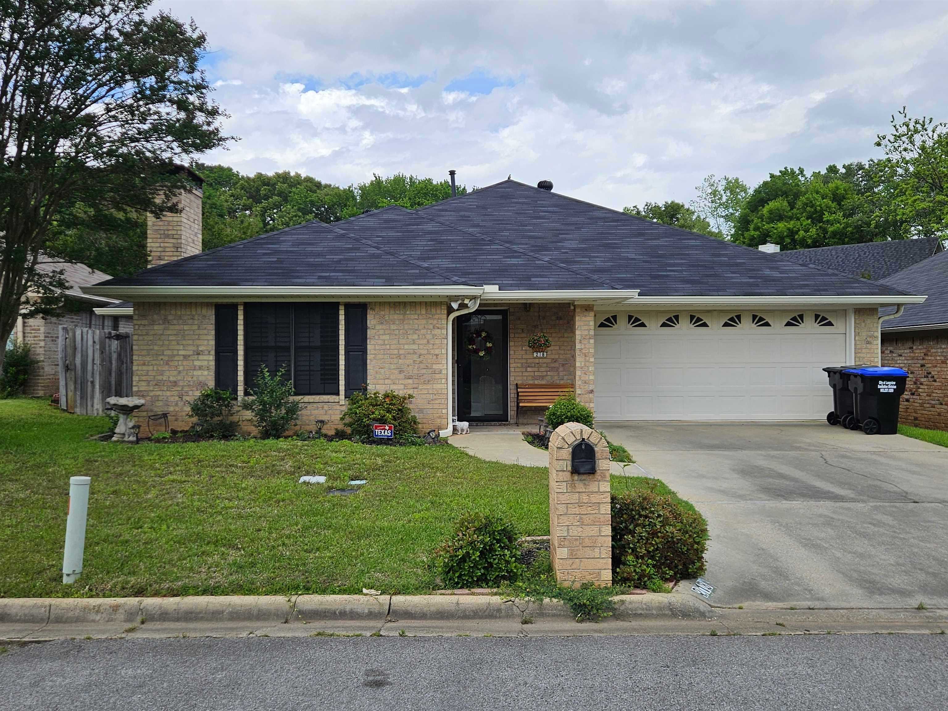 218 Woodcreek Dr Longview Texas United States, for Sale, residential,  , Drake Chapman Real Estate, Brokerage