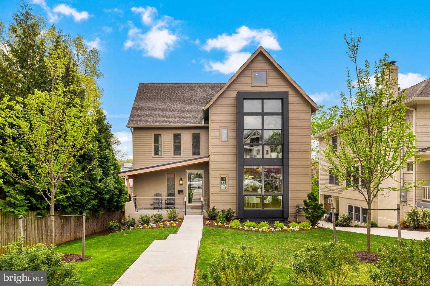 4892 MACARTHUR BOULEVARD Washington District Of Columbia United States, for Sale, residential, Edward Giles, Georgetown Realty Group