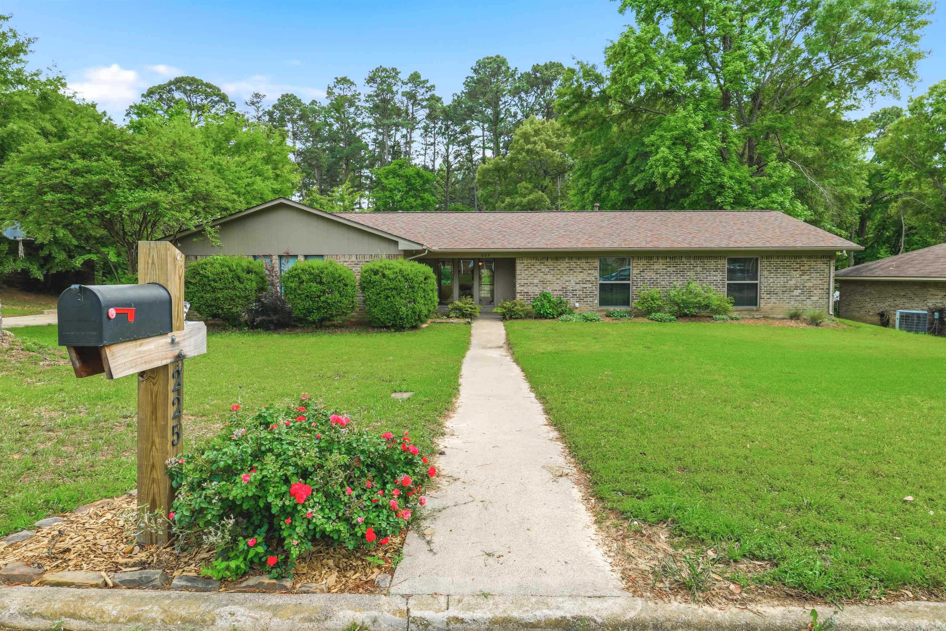 225 S Mosley Circle Longview Texas United States, for Sale, residential,  , Drake Chapman Real Estate, Brokerage