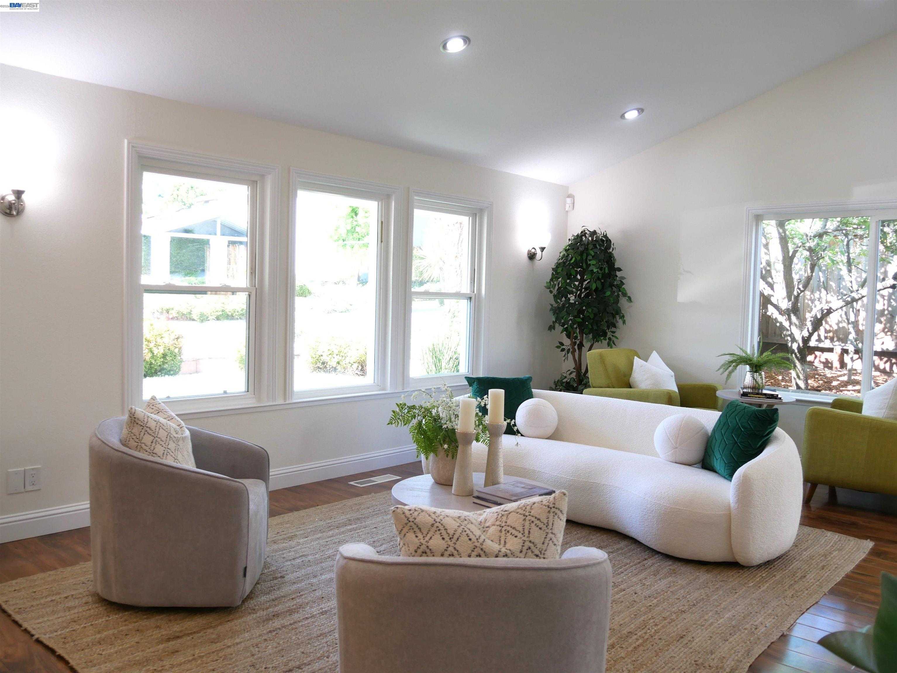 249 Imperio Avenue, Fremont — Photo 2