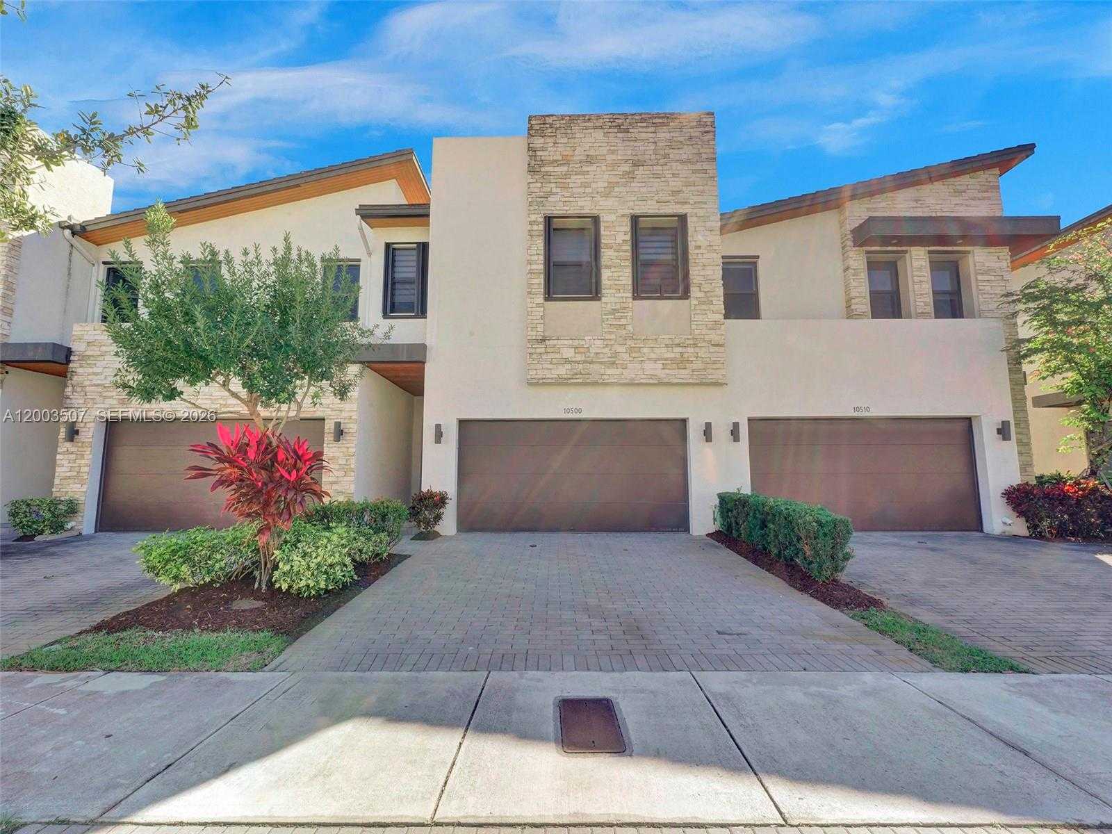 10500 NW 78th Ter  APT 10500 Doral Florida United States, for Rent, residential, Roberto Villasmil, Interinvestments Realty, Inc.